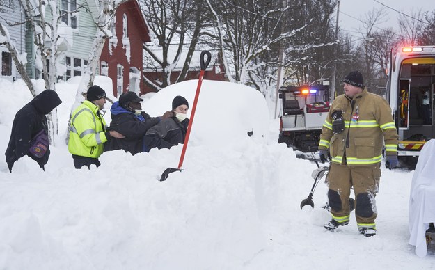 Skutki śnieżycy w Buffalo /JOSH THERMIDOR /PAP/EPA