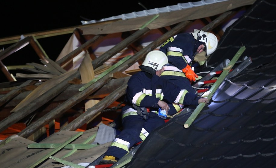 Skutki wichury w Zakopanem /Grzegorz Momot /PAP