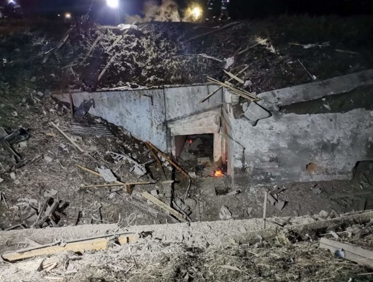 Skutki wybuchu w zakładzie w Krupskim Młynie /Gorąca Linia /