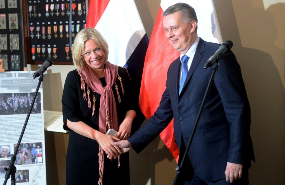 SKW odkryła podsłuch przed kolacją Tomasza Siemoniaka z minister obrony Holandii Jeanine Hennis-Plasschaert / 	Bartłomiej Zborowski    /PAP