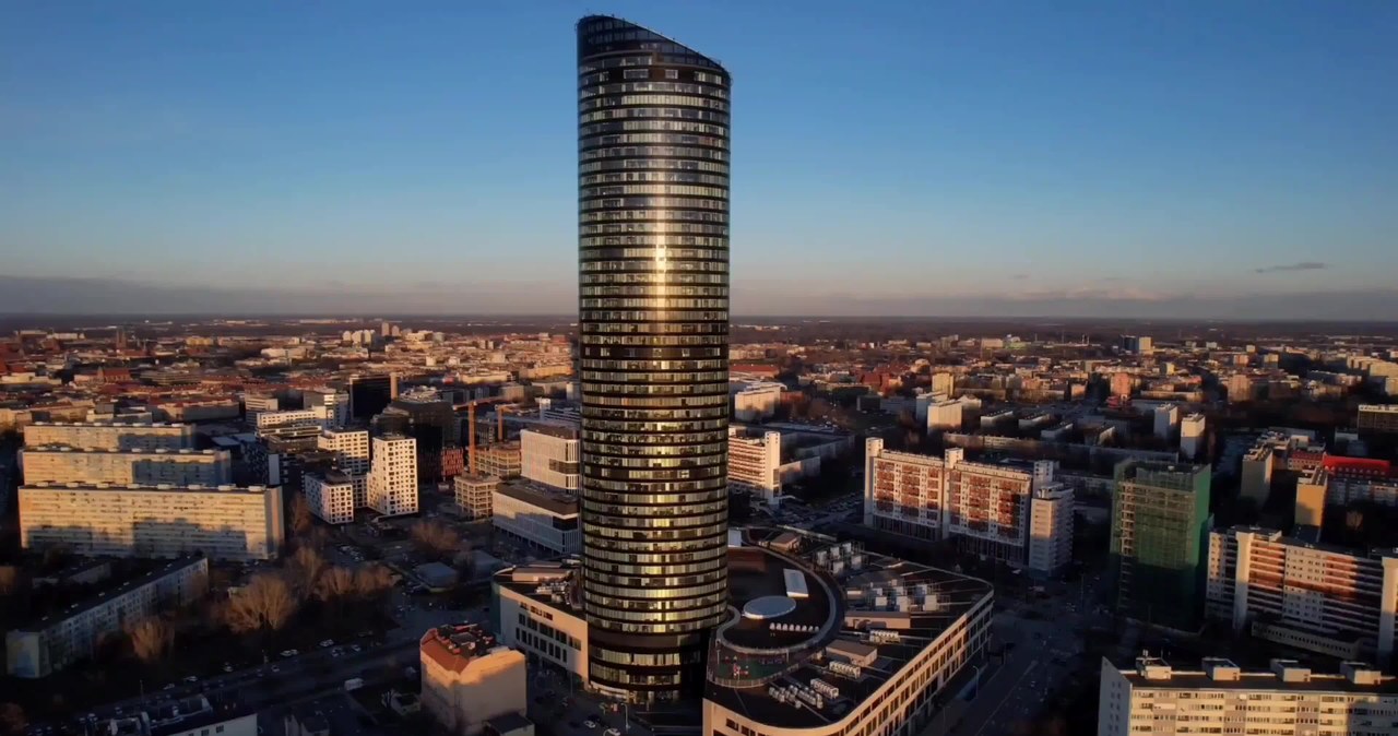 Sky Tower to jeden z najwyższych budynków w Polsce /Apartamenty Sky Tower /materiały prasowe