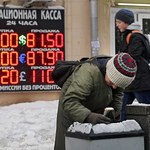 Słabnący rubel pozbawia Rosjan lekarstw z importu i elektroniki