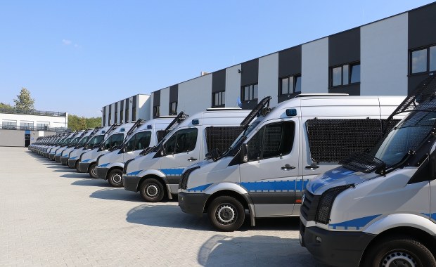 Śląska policja kontra kibole. Setka kibiców ruszyła na autokar wiozący fanów innego klubu