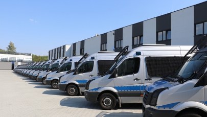 Śląska policja kontra kibole. Setka kibiców ruszyła na autokar wiozący fanów innego klubu