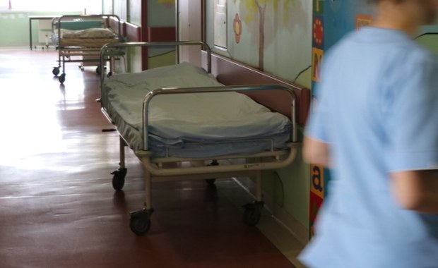 Śląskie: 13-latek wpadł pod koła auta terenowego. Trafił do szpitala