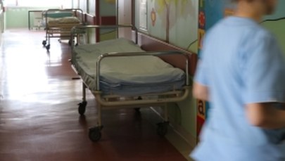 Śląskie: 13-latek wpadł pod koła auta terenowego. Trafił do szpitala