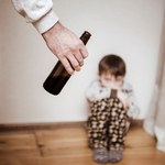 Śląskie: Pijani rodzice zajmowali się dwójką dzieci