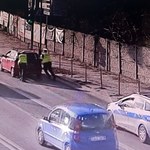 Śląskie: Policjanci pomogli 67-latce. Miała problem ze sprzęgłem