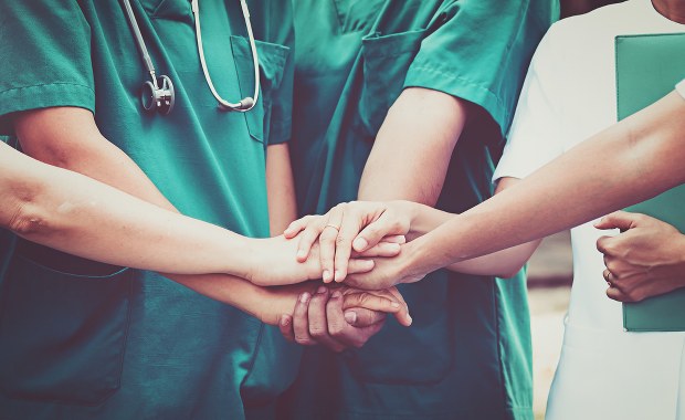 Śląskie: Praca dla obywateli Ukrainy w szpitalach i teatrze