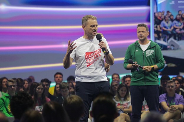 Sławomir Nitras i Rafał Trzaskowski podczas inauguracji Campusu Polska /Tomasz Waszczuk /PAP