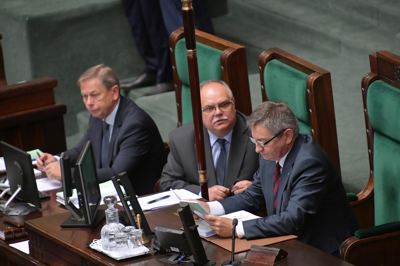 Sławomir Nitras o lotach marszałka Sejmu: To co się dzieje to absolutny skandal 