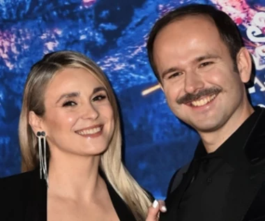 Sławomir pognał przez rzepak za Kajrą. "Kurka" zaskoczyła fanów!