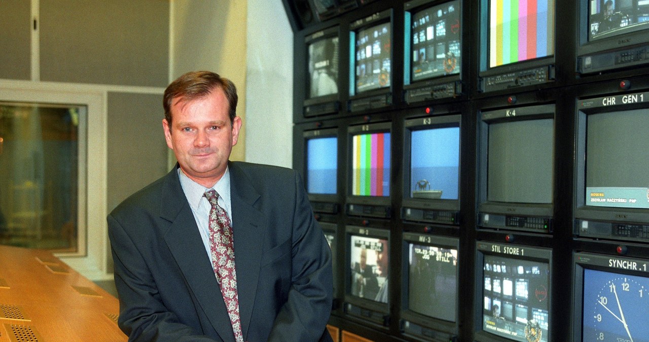 Sławomir Zieliński w studiu "Panoramy" w 1996 roku /Andrzej Iwańczuk /Reporter