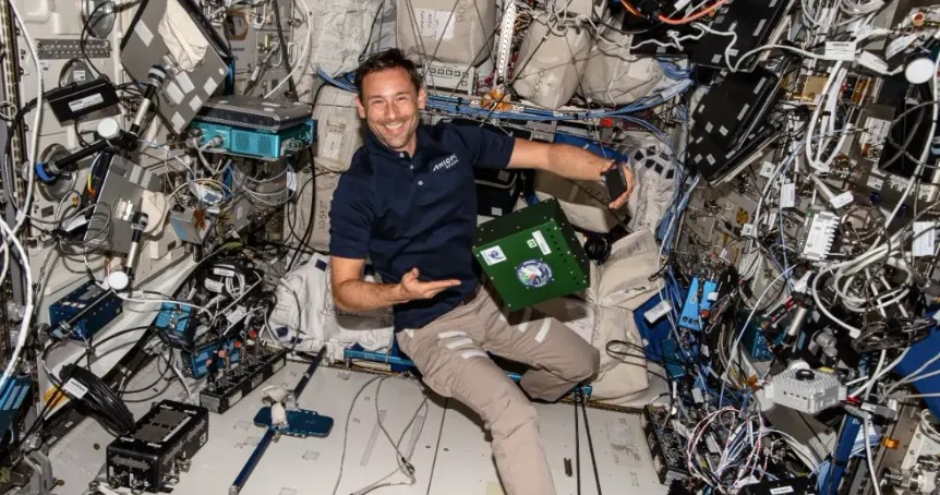 Sławosz Uznański-Wiśniewski jest drugim Polakiem w kosmosie /Axiom Space /INTERIA.PL