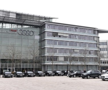 Śledczy w siedzibach Audi w Niemczech. W tle afera spalinowa