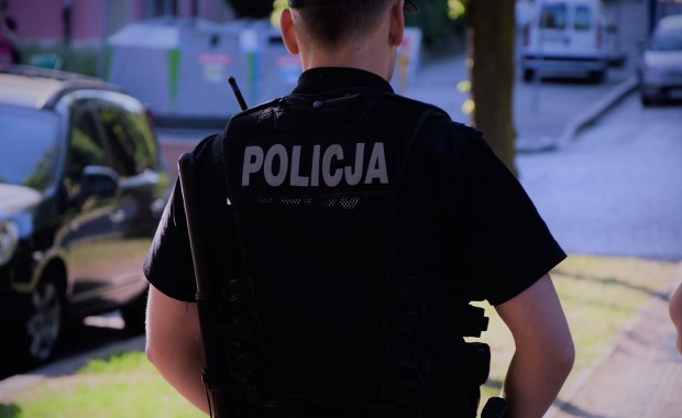 Śledztwo po serii fałszywych wezwań policji. "Giną w otchłani internetu"