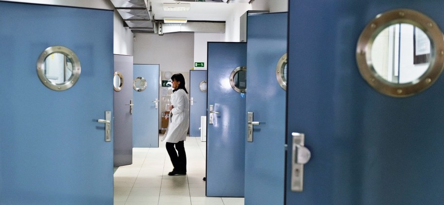 Śledztwo w sprawie domniemanego znieważania zwłok w prosektorium Szpitala Powiatowego w Bochni wszczęto z polecenia tarnowskiej Prokuratury Okręgowej /Wojciech Pacewicz /PAP