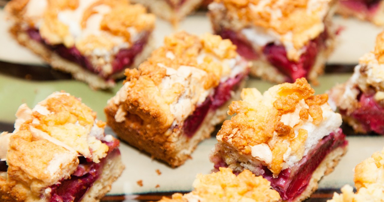 Śliwkowa Chmurka to idealny deser dla całej rodziny /melastmohican /123RF/PICSEL