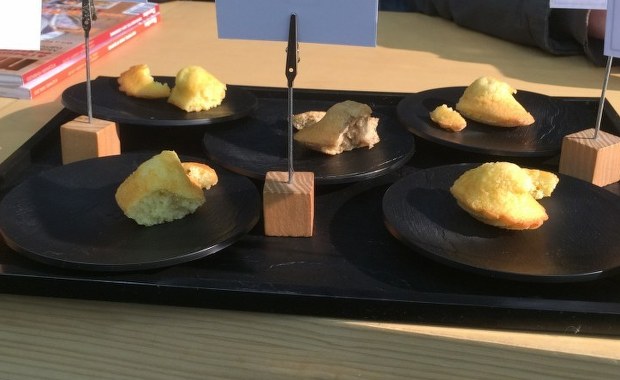 Słodko w metrze! Sławni cukiernicy serwują ciastka za darmo