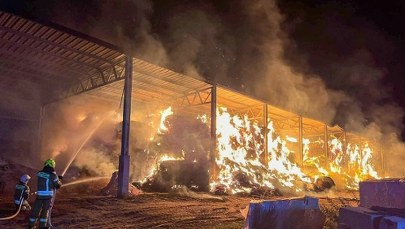 Słoma warta 800 tysięcy złotych poszła z dymem