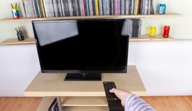 Słońce niszczy ekrany OLED. Jak chronić swój telewizor w salonie?