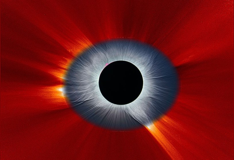 Słońce podczas zaćmienia, które wygląda jak oko /NASA