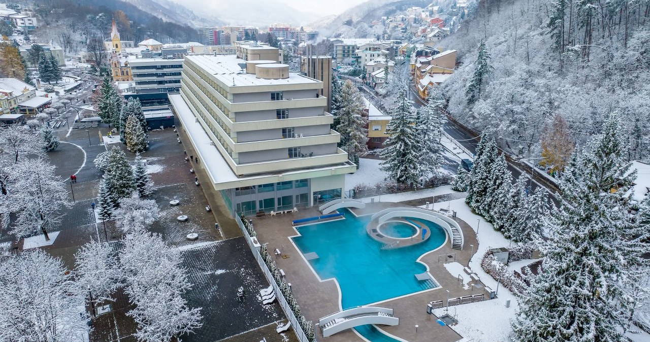 Словацький курорт, ідеальний для зимового відпочинку. Насолоджуйтесь гарячими сірковими водами та унікальним кліматом /Domena publiczna