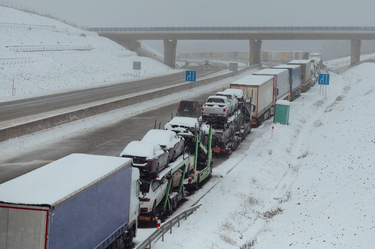 Słowaccy przewoźnicy rozpoczęli blokadę jedynego przejścia z Ukrainą