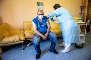 Eslovaquia: los medios de comunicación que algunos médicos aconsejan no vacunar contra el COVID-19