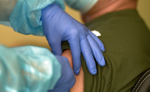 Słowacja: Przywileje dla zaszczepionych. Przegłosowano ustawę