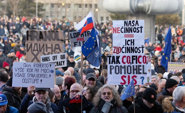 Słowacja w ogniu protestów. Premier Fico twardo o tym, że nie ustąpi 