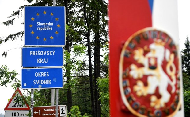 Słowacka policja prowadzi intensywne kontrole na granicach. Kilka przejść z Polską zamknięte