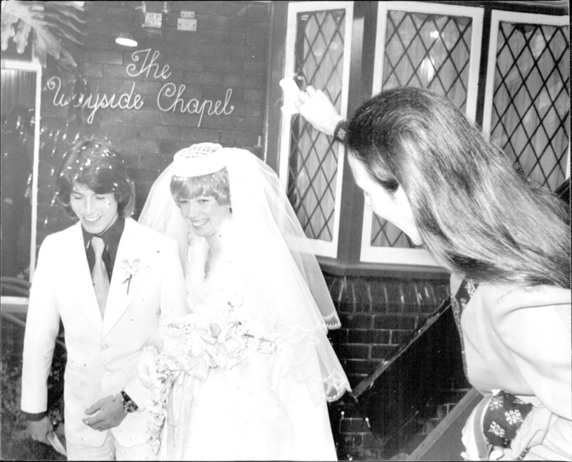 Ślub Andy'ego Gibba i Kim Reeder - 11 lipca 1976 r. /Martin James Brannan/Fairfax Media /Getty Images