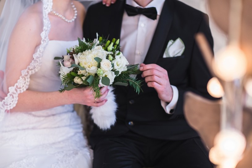 Ślub i wesele to świetna okazja do zabaw i podtrzymywania tradycji /123RF/PICSEL