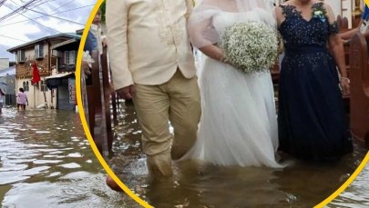 Ślub po kolana w wodzie. Te zdjęcia obiegły cały świat