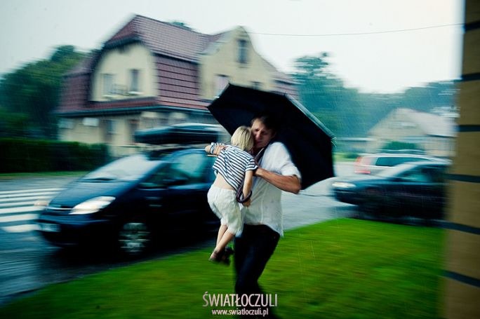 Ślub w deszczu /abcslubu.pl