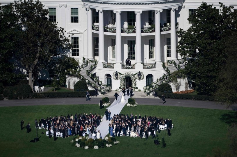 Ślub wnuczki Joe Bidena odbył się w Białym Domu /BRENDAN SMIALOWSKI/AFP/East News /East News