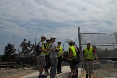 Słuchacze na budowie Stadionu Narodowego