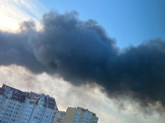 Słuchacze wysyłają do nas za pomocą Gorącej Linii w RMF FM zdjęcia pożaru i dymu unoszącego się nad miastem. /Mariusz /Gorąca Linia RMF FM