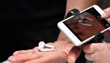 Słuchawki AirPods w zestawie z każdym iPhonem?