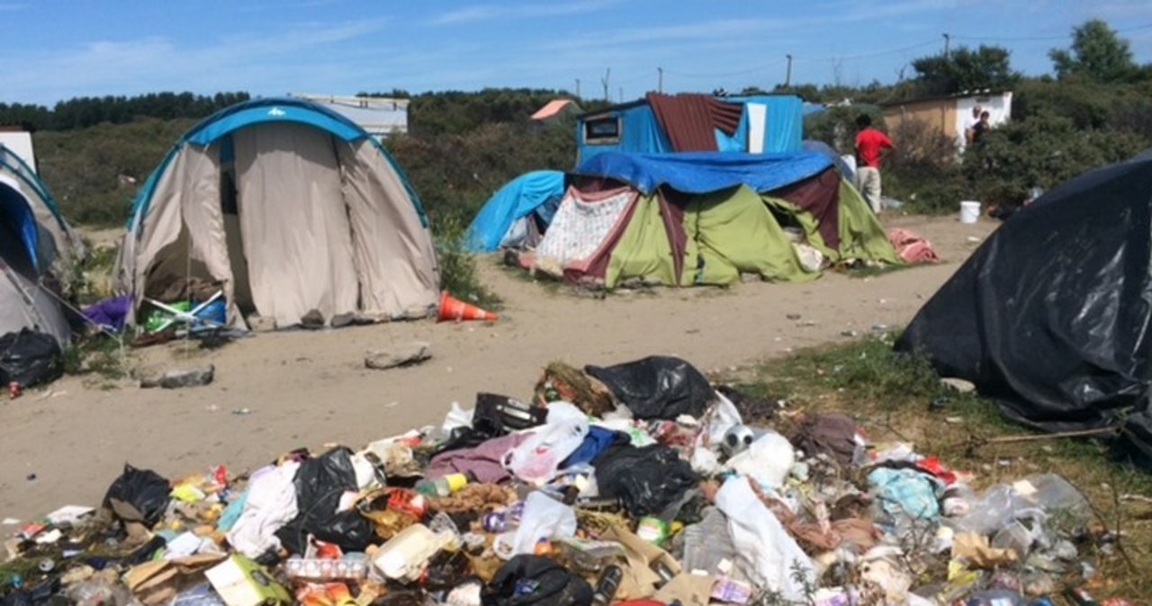 Slumsy w środku Europy. Tak żyją imigranci na obrzeżach Calais
