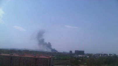 Słup czarnego dymu nad Krakowem