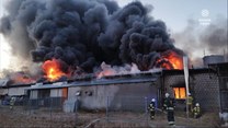 Słup czarnego dymu nad wsią. Ogromny pożar na Lubelszczyźnie