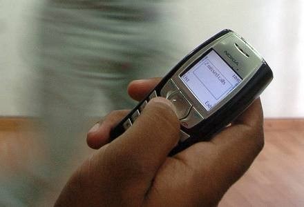 Służbowe SMS-y za 1,5 tys euro. /AFP