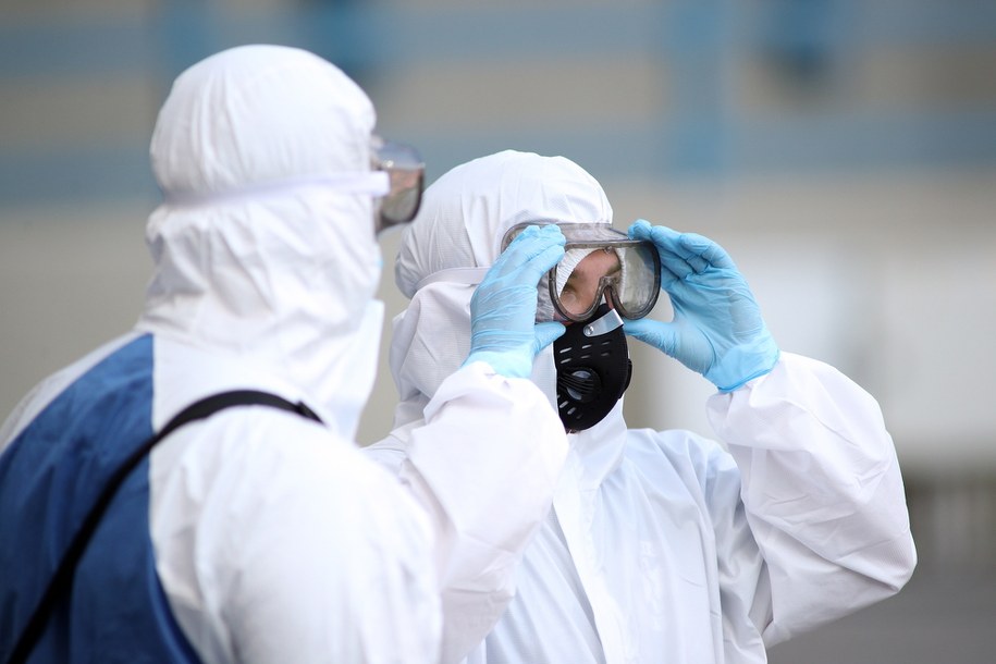 Służby medyczne podczas meczu piłkarskiej Ekstraklasy //Łukasz Gągulski /PAP