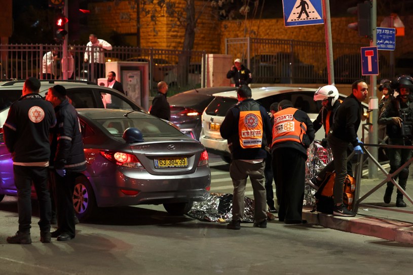 Służby na miejscu ataku terrorystycznego /AHMAD GHARABLI /AFP