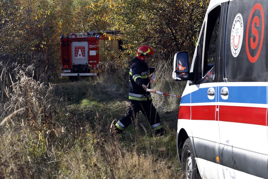 Służby na miejscu katastrofy szybowca /Waldemar Deska /PAP