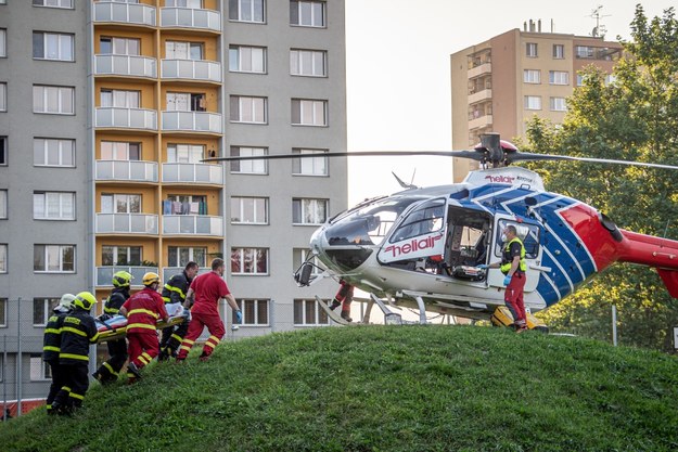 Służby na miejscu pożaru /LUKAS KABON /PAP/EPA