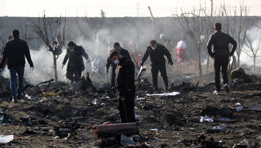 Służby na miejscu tragedii /Abedin Taherkenareh   /PAP/EPA
