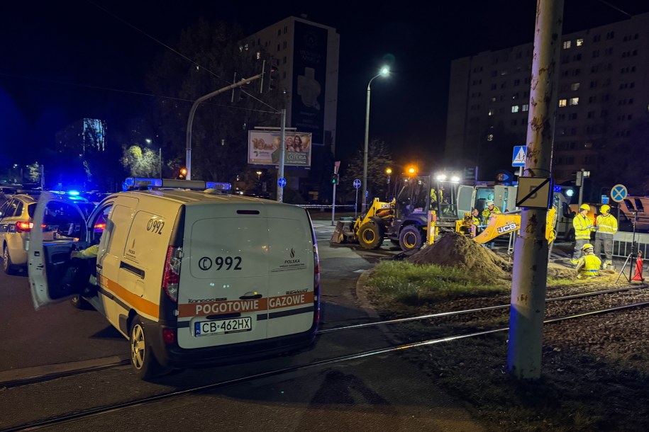 Służby na miejscu wycieku gazu /Tomasz Więcławski /PAP